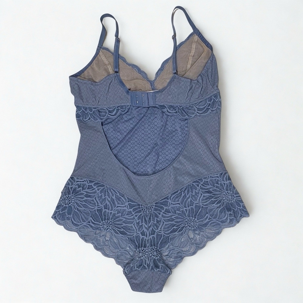 Hanro Marilyn Bodysuit Lace Trim Open-Back M Dusty Blue Coquette Lux Intimates - Picture 4 of 14